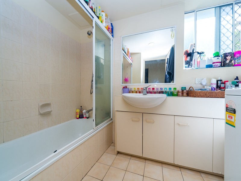 23/37 Bayview Street, Runaway Bay QLD 4216