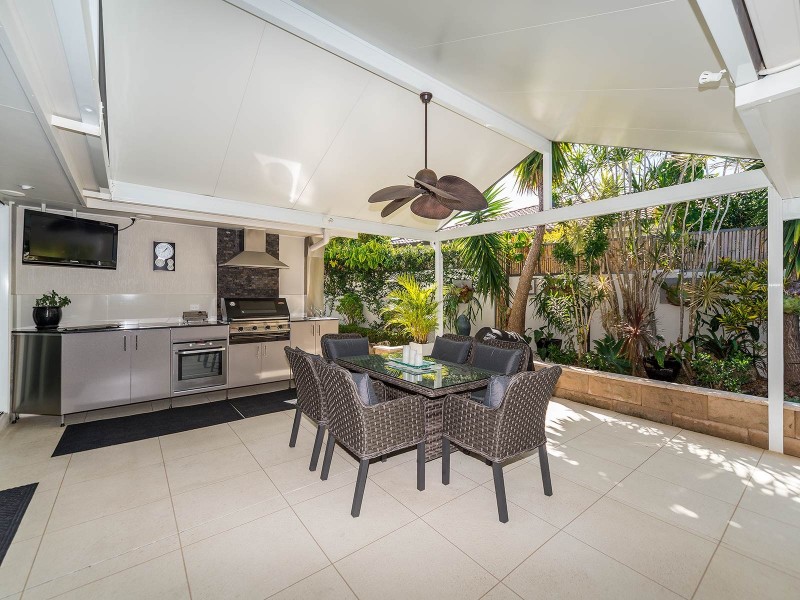 25 Fitzalan Circuit, Arundel QLD 4214