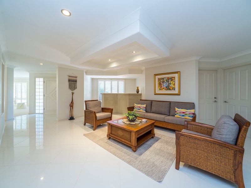 25 Fitzalan Circuit, Arundel QLD 4214