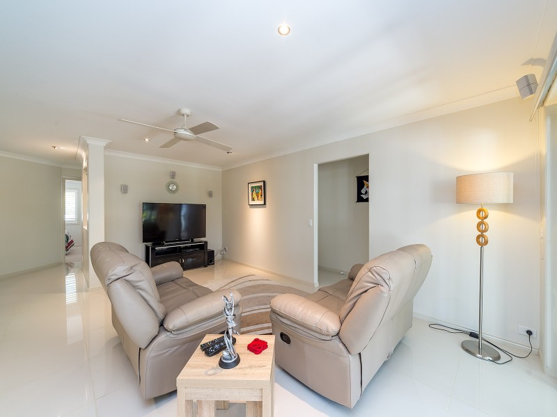 25 Fitzalan Circuit, Arundel QLD 4214