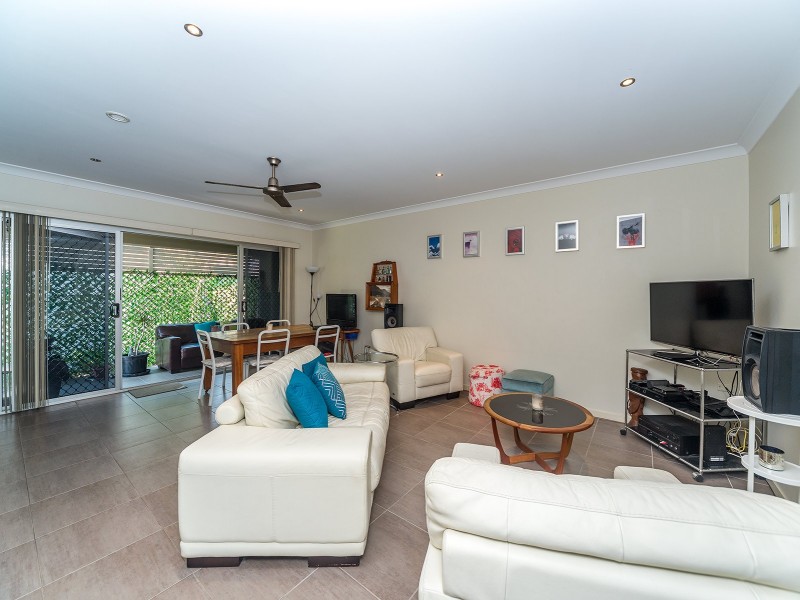 2/31 Imperial Parade, Labrador QLD 4215