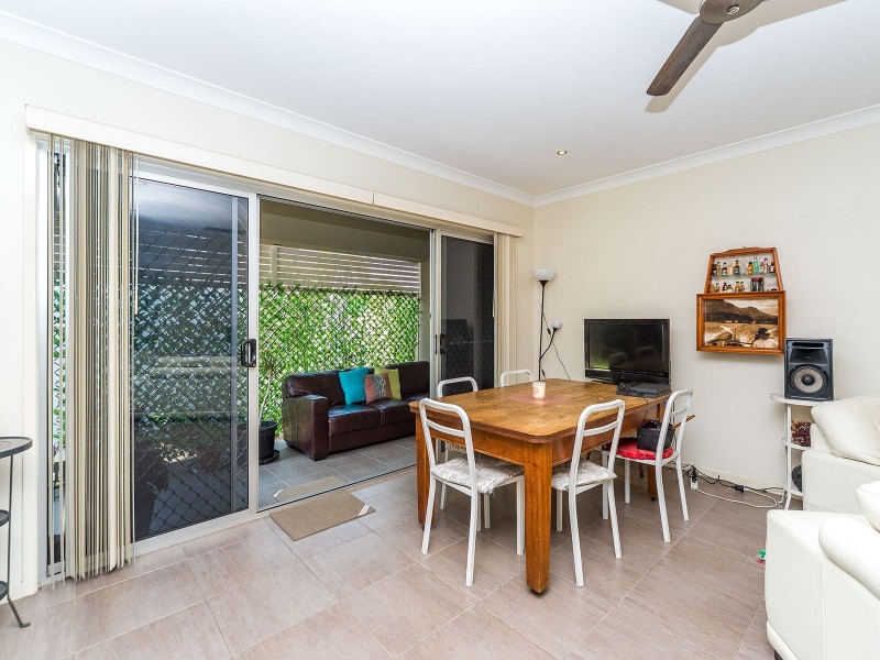 2/31 Imperial Parade, Labrador QLD 4215