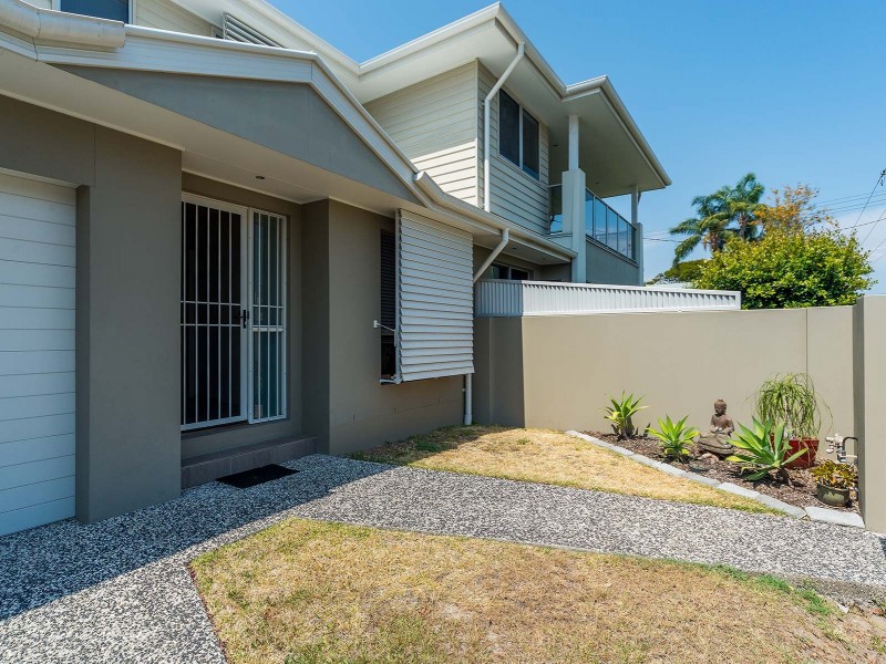 2/31 Imperial Parade, Labrador QLD 4215