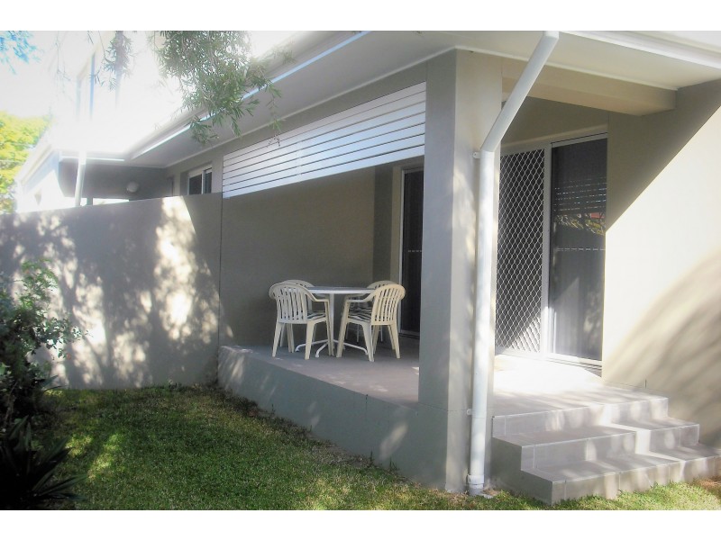 2/31 Imperial Parade, Labrador QLD 4215