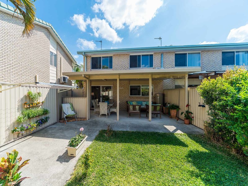 10/14 Liam Court, Labrador QLD 4215