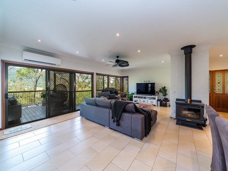 1011 Tamborine-Oxenford Road, Wongawallan QLD 4210