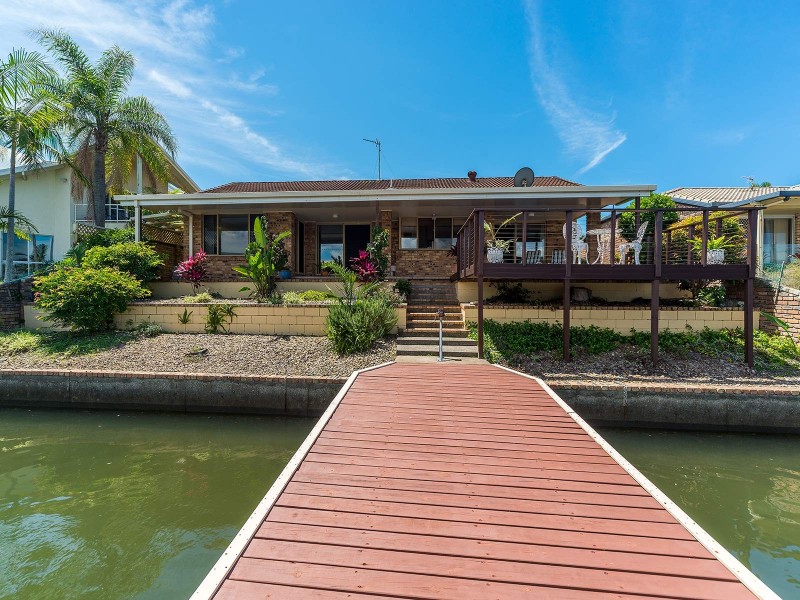 86 Lae Drive, Runaway Bay QLD 4216