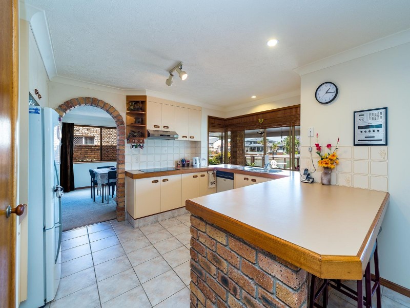 86 Lae Drive, Runaway Bay QLD 4216