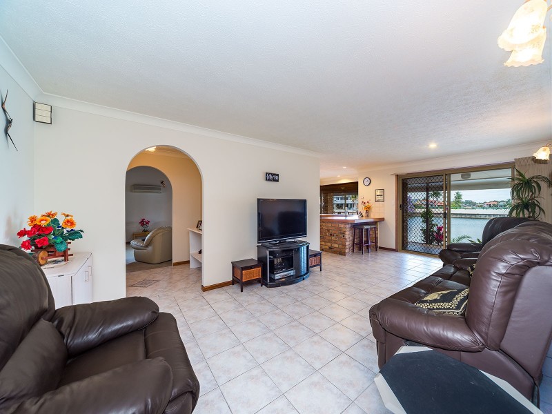 86 Lae Drive, Runaway Bay QLD 4216