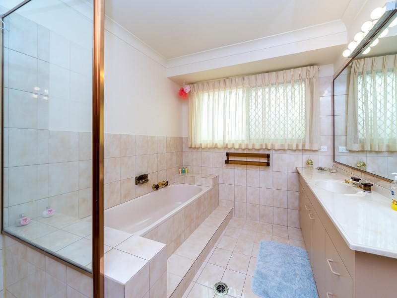 86 Lae Drive, Runaway Bay QLD 4216