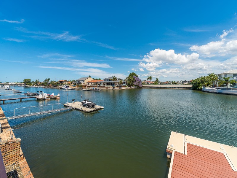 86 Lae Drive, Runaway Bay QLD 4216