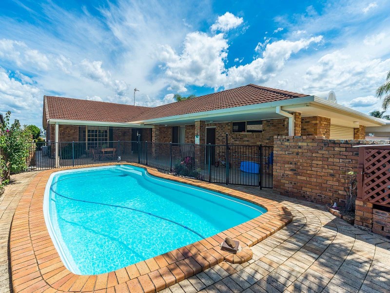 86 Lae Drive, Runaway Bay QLD 4216