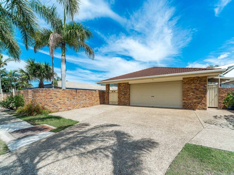 86 Lae Drive, Runaway Bay QLD 4216