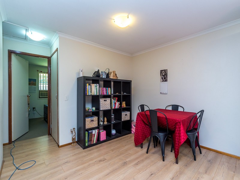 2/23 Stephenson Street, Labrador QLD 4215
