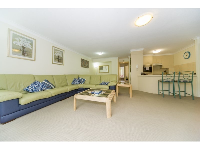 8/37 Bayview Street, Runaway Bay QLD 4216