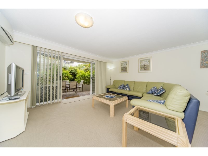 8/37 Bayview Street, Runaway Bay QLD 4216