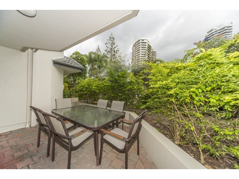 8/37 Bayview Street, Runaway Bay QLD 4216