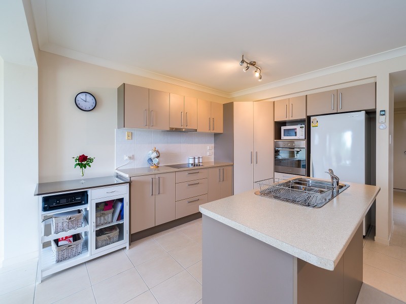 2/15 Ashbourne Terrace, Biggera Waters QLD 4216