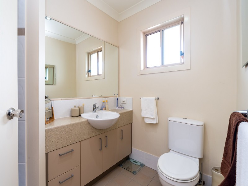 2/15 Ashbourne Terrace, Biggera Waters QLD 4216