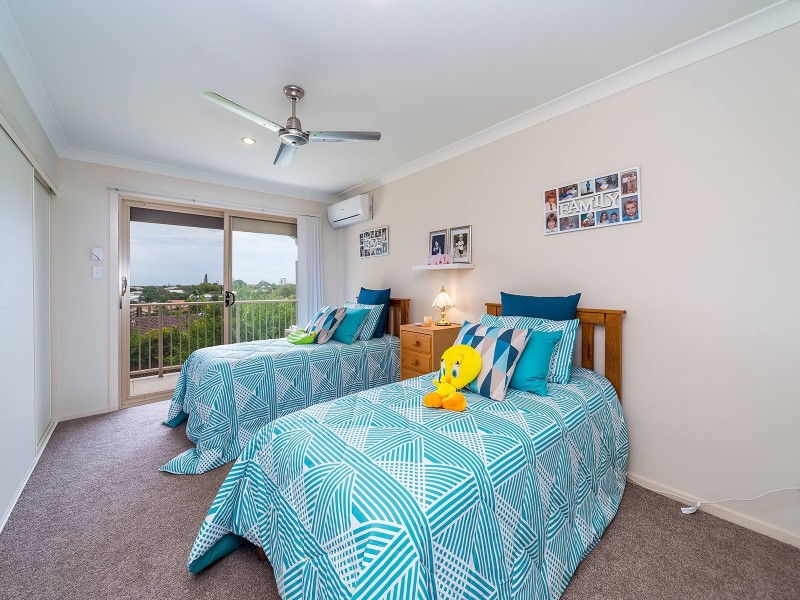 2/15 Ashbourne Terrace, Biggera Waters QLD 4216
