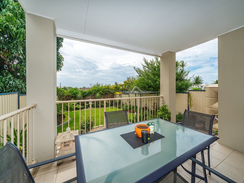 2/15 Ashbourne Terrace, Biggera Waters QLD 4216