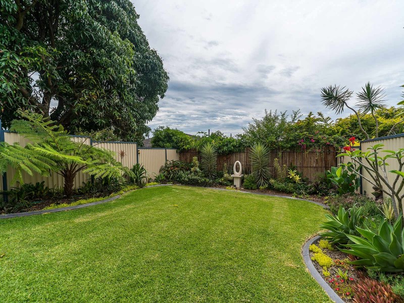 2/15 Ashbourne Terrace, Biggera Waters QLD 4216