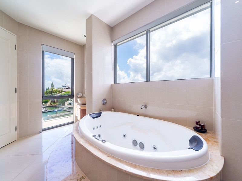 64 The Sovereign Mile, Paradise Point QLD 4216