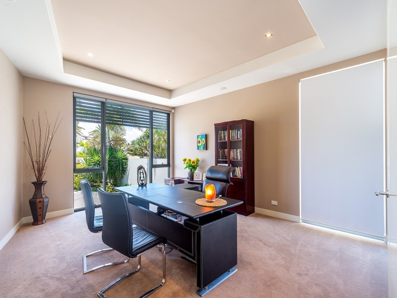 64 The Sovereign Mile, Paradise Point QLD 4216