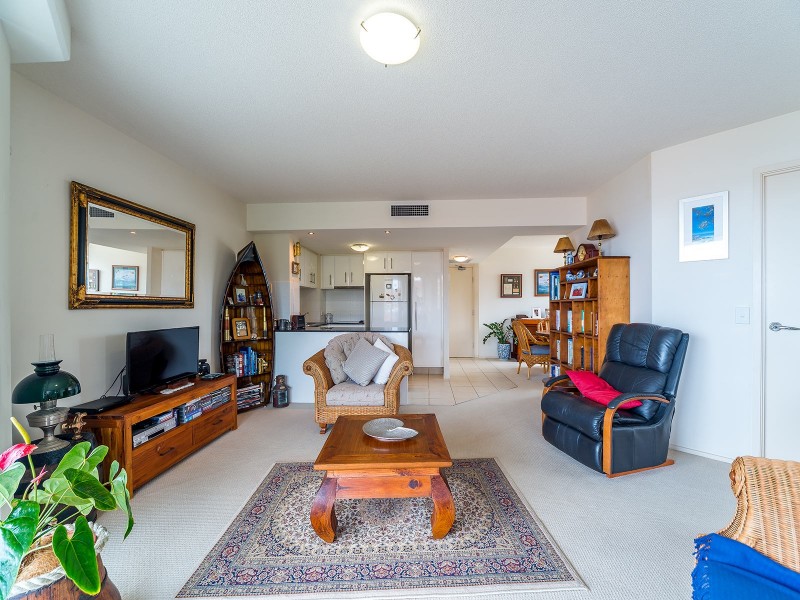 4/242 Marine Parade, Labrador QLD 4215