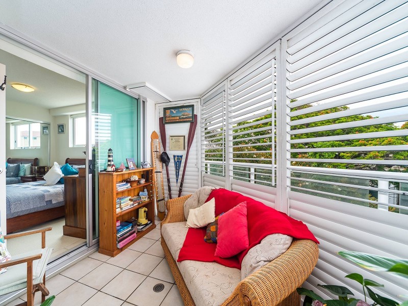 4/242 Marine Parade, Labrador QLD 4215