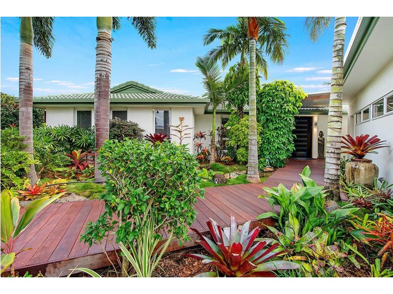 9 Pimaga Place, Runaway Bay QLD 4216