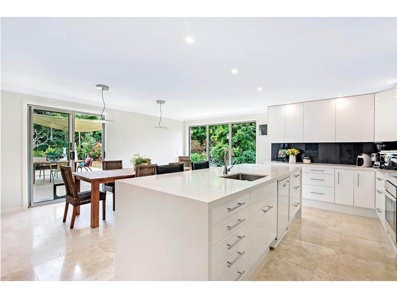 9 Pimaga Place, Runaway Bay QLD 4216