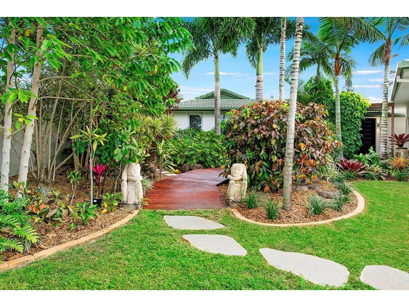 9 Pimaga Place, Runaway Bay QLD 4216