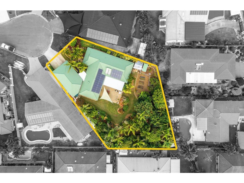 9 Pimaga Place, Runaway Bay QLD 4216