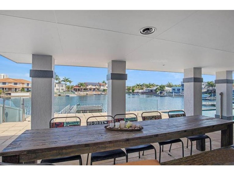 9 Folkstone Place, Runaway Bay QLD 4216