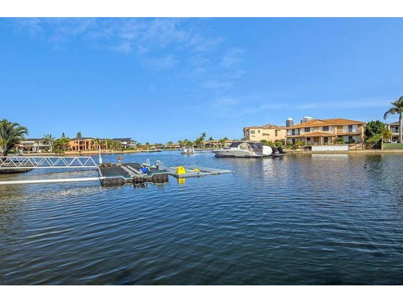 9 Folkstone Place, Runaway Bay QLD 4216