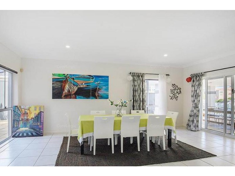 9 Folkstone Place, Runaway Bay QLD 4216