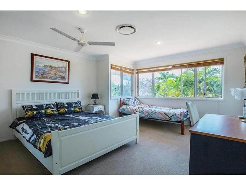 9 Folkstone Place, Runaway Bay QLD 4216