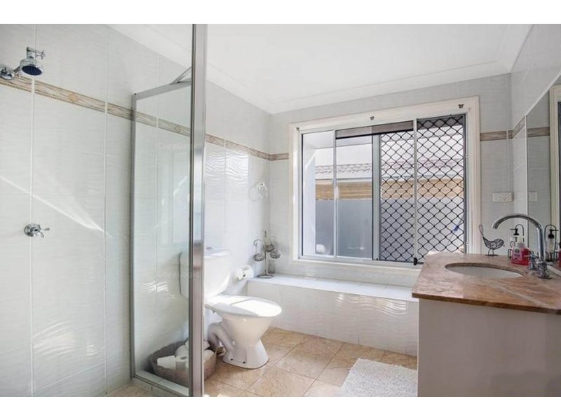 9 Folkstone Place, Runaway Bay QLD 4216