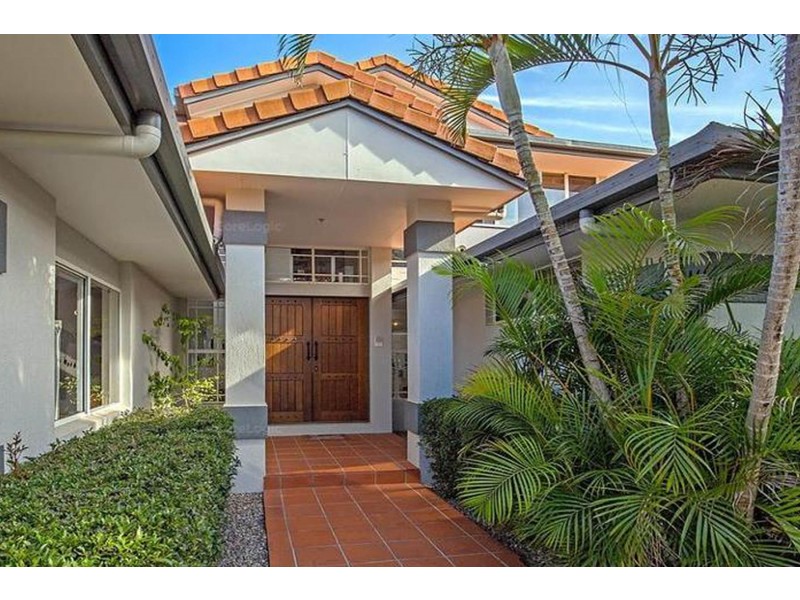 9 Folkstone Place, Runaway Bay QLD 4216