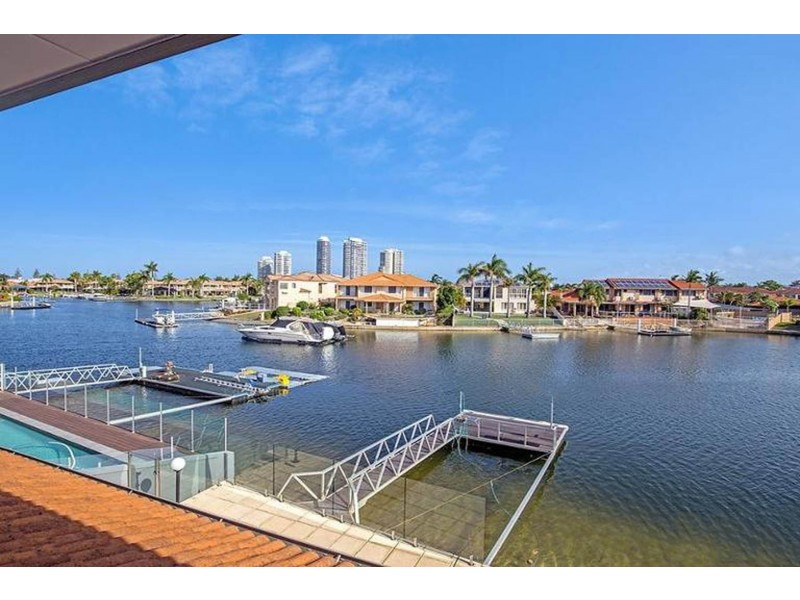 9 Folkstone Place, Runaway Bay QLD 4216