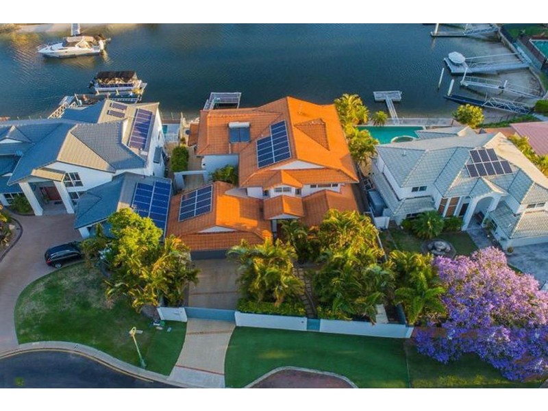 9 Folkstone Place, Runaway Bay QLD 4216