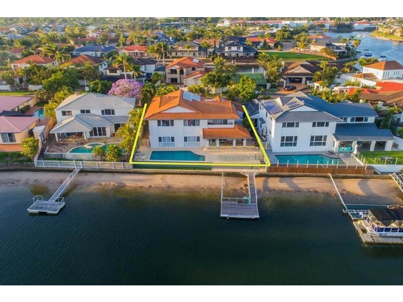 9 Folkstone Place, Runaway Bay QLD 4216