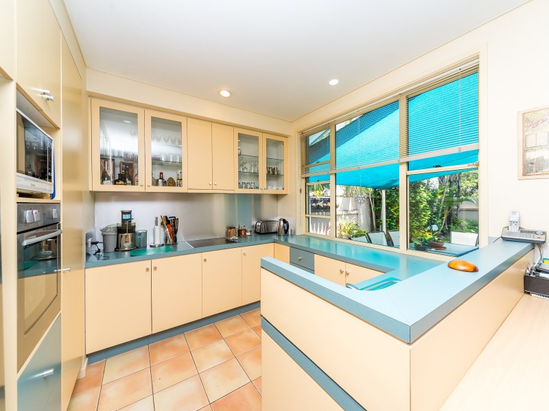 1/21 Runaway Bay Avenue, Runaway Bay QLD 4216