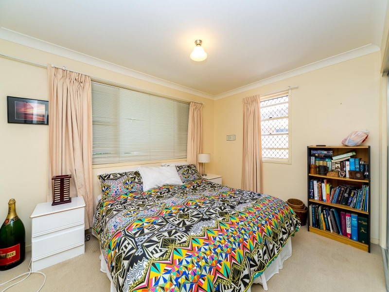 1/21 Runaway Bay Avenue, Runaway Bay QLD 4216