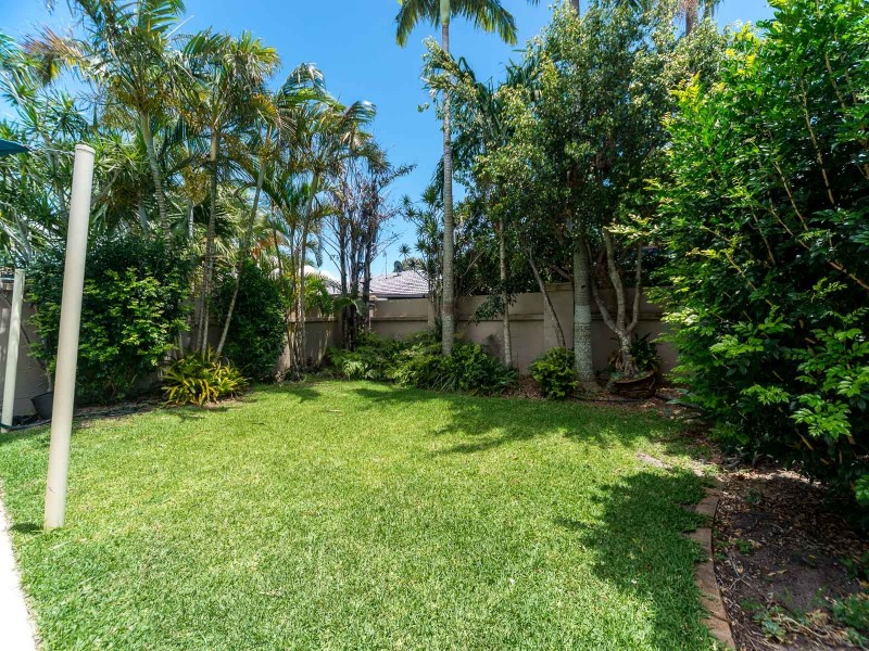 1/21 Runaway Bay Avenue, Runaway Bay QLD 4216