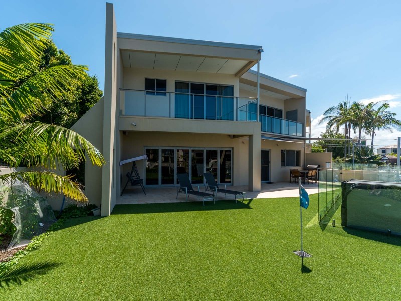 5A Huon Crescent, Runaway Bay QLD 4216