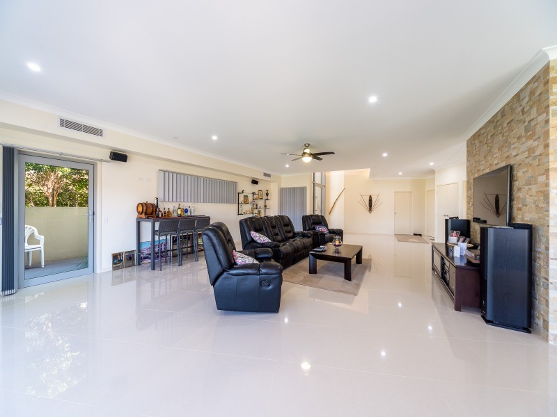 5A Huon Crescent, Runaway Bay QLD 4216