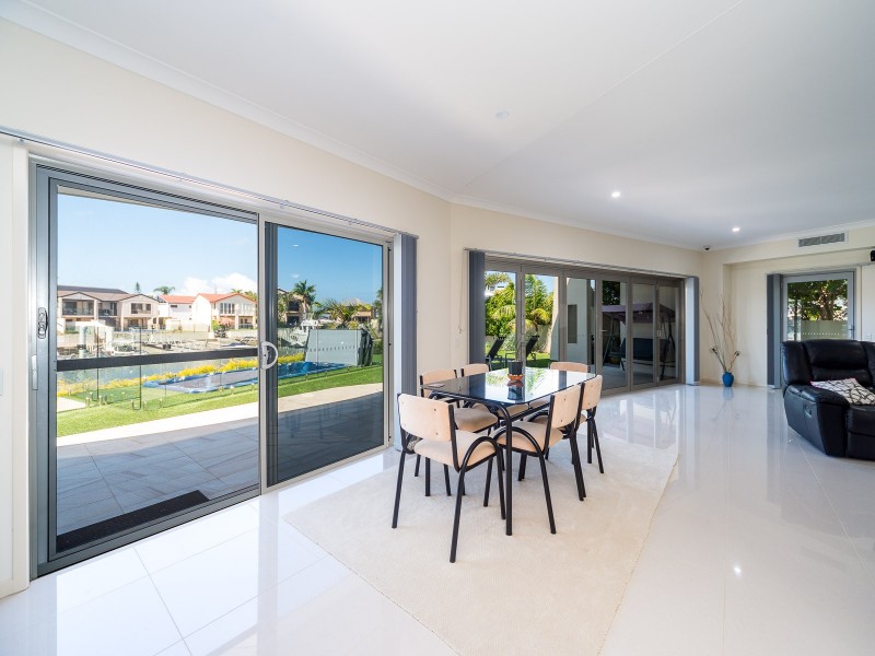 5A Huon Crescent, Runaway Bay QLD 4216