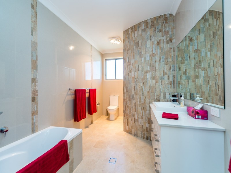 5A Huon Crescent, Runaway Bay QLD 4216